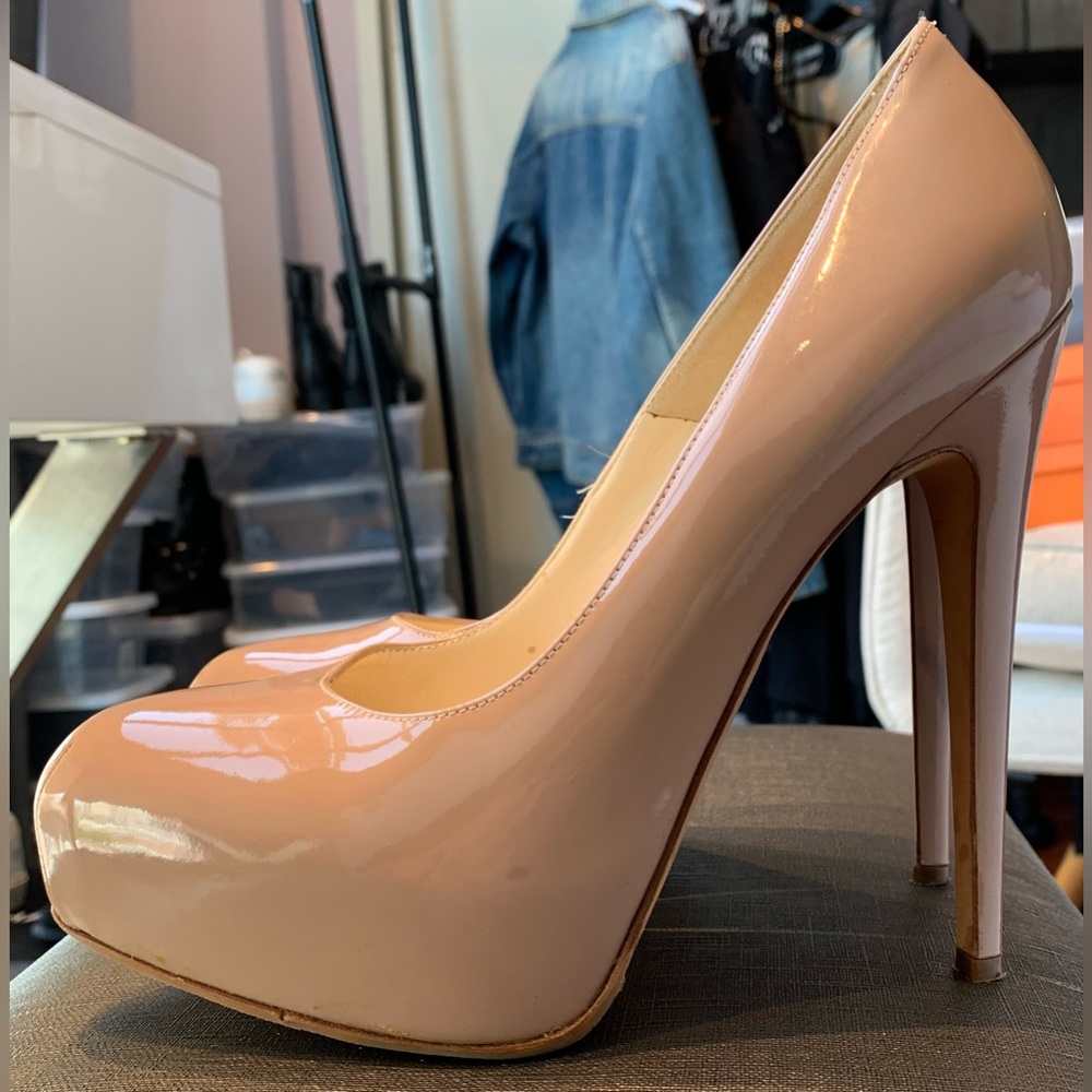 Brian Atwood Platform Pumps